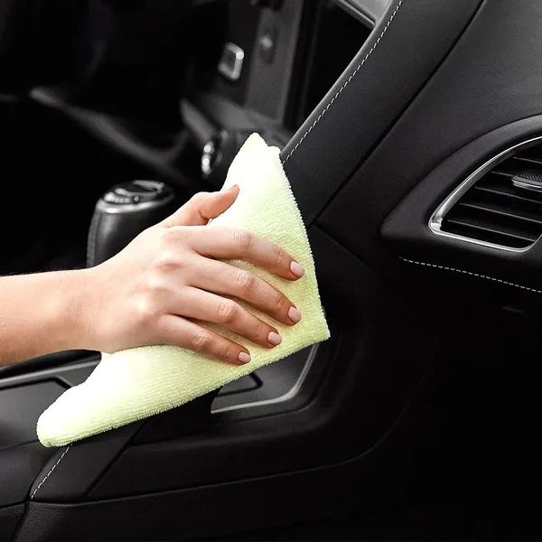 Armor All Original Protectant Spray, Car Interior Cleaner with UV Protection to Fight Cracking & Fading, 8 Oz (1 Pack) - Image 3